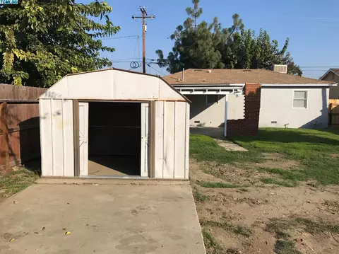 811 E Laurel St, Visalia, CA 93292 photo 23