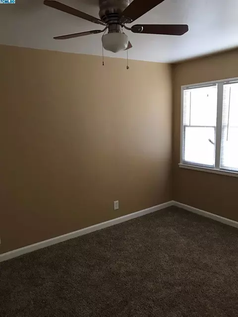 811 E Laurel St, Visalia, CA 93292 photo 4