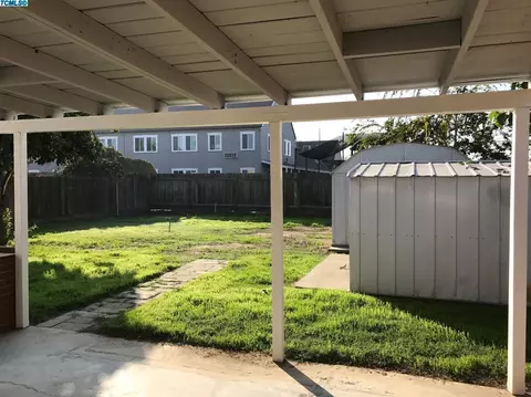 811 E Laurel St, Visalia, CA 93292 photo 19