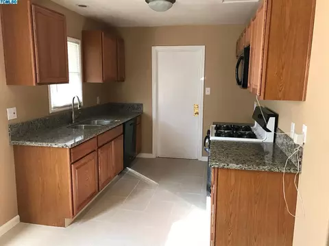 811 E Laurel St, Visalia, CA 93292 photo 11
