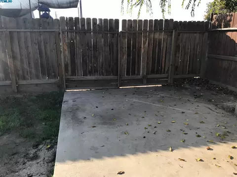 811 E Laurel St, Visalia, CA 93292 photo 21
