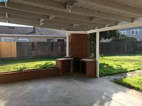 811 E Laurel St, Visalia, CA 93292 photo 18