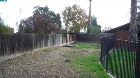 415 E Laura, Visalia, CA 93277 photo 9