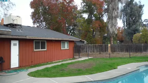 415 E Laura, Visalia, CA 93277 photo 8