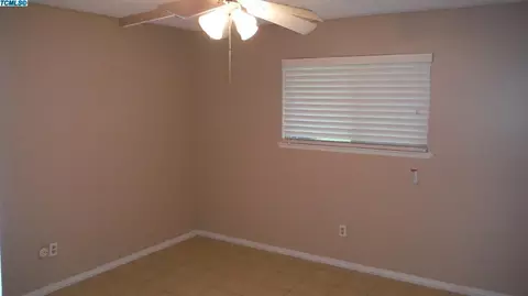 415 E Laura, Visalia, CA 93277 photo 17