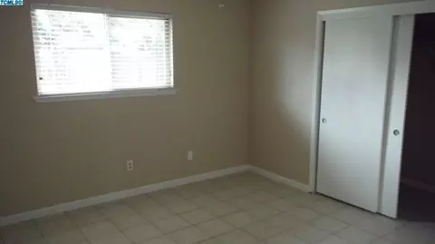 415 E Laura, Visalia, CA 93277 photo 4
