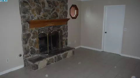 415 E Laura, Visalia, CA 93277 photo 14