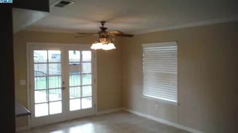 415 E Laura, Visalia, CA 93277 photo 2