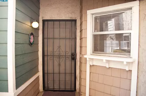 1336 E Sunnyview Ave, Visalia, CA 93292 photo 3