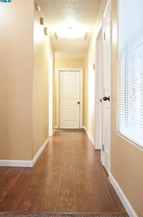 1336 E Sunnyview Ave, Visalia, CA 93292 photo 14