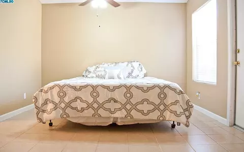 1336 E Sunnyview Ave, Visalia, CA 93292 photo 16