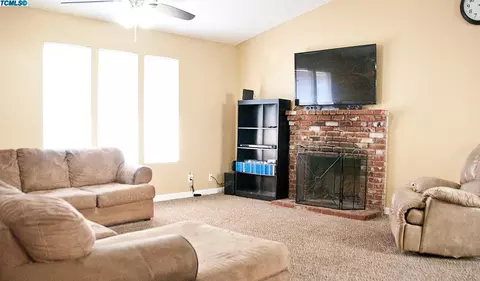 1336 E Sunnyview Ave, Visalia, CA 93292 photo 6