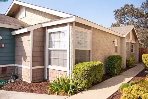 1336 E Sunnyview Ave, Visalia, CA 93292 photo 2