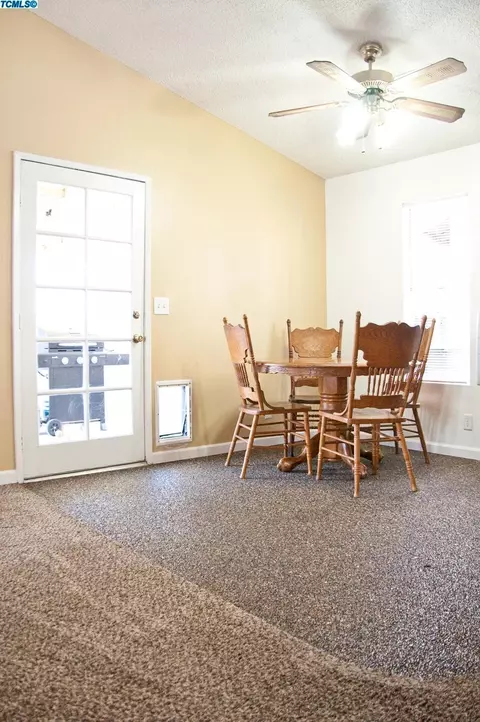 1336 E Sunnyview Ave, Visalia, CA 93292 photo 8