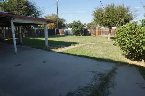 621 E Kamm Ave, Dinuba, CA 93618 photo 4