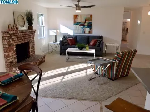 2223 S Memory St, Visalia, CA 93277 photo 6