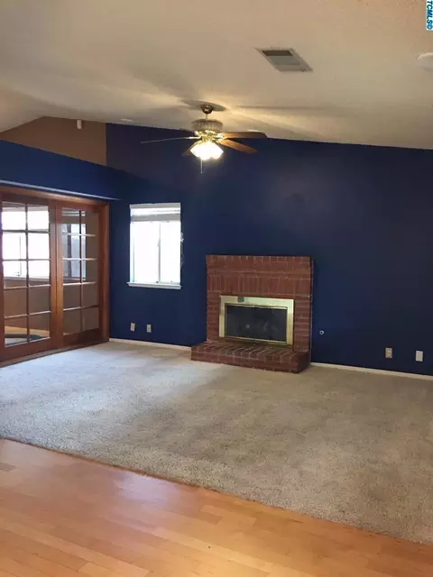 37 Cantebury Dr, Lemoore, CA 93245 photo 8