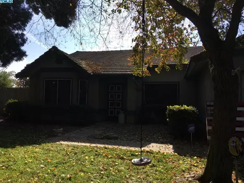 37 Cantebury Dr, Lemoore, CA 93245 photo 2