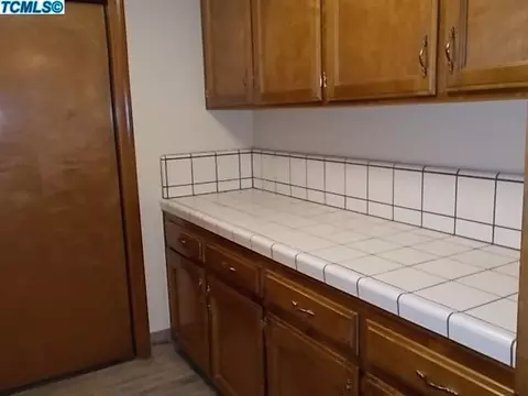 231 E Wilson Ave, Tulare, CA 93274 photo 20