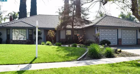 231 E Wilson Ave, Tulare, CA 93274 photo 2