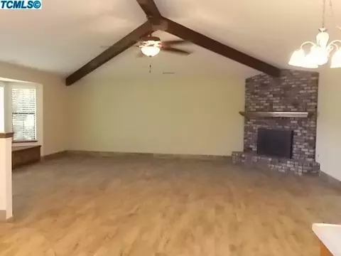 231 E Wilson Ave, Tulare, CA 93274 photo 6