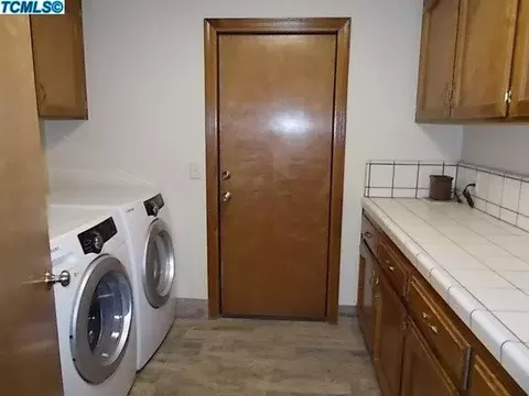 231 E Wilson Ave, Tulare, CA 93274 photo 18