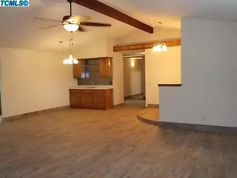 231 E Wilson Ave, Tulare, CA 93274 photo 13