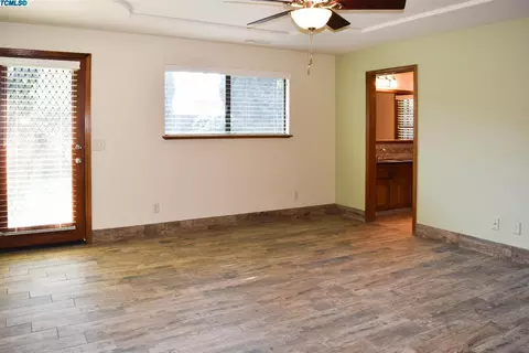 231 E Wilson Ave, Tulare, CA 93274 photo 21