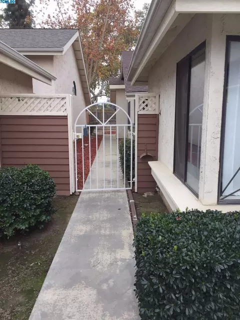 1405 E Vassar, Visalia, CA 93292 photo 4