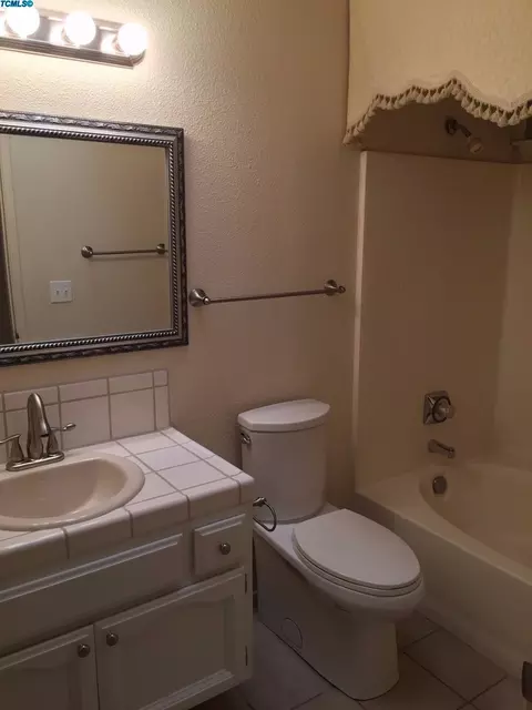 1405 E Vassar, Visalia, CA 93292 photo 18