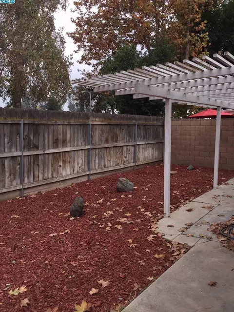 1405 E Vassar, Visalia, CA 93292 photo 22