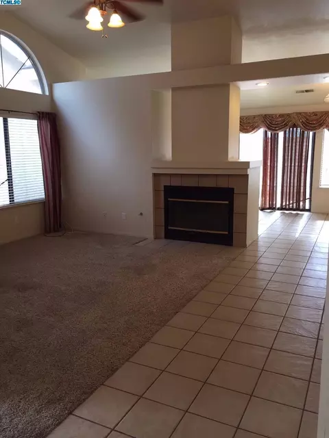1405 E Vassar, Visalia, CA 93292 photo 5