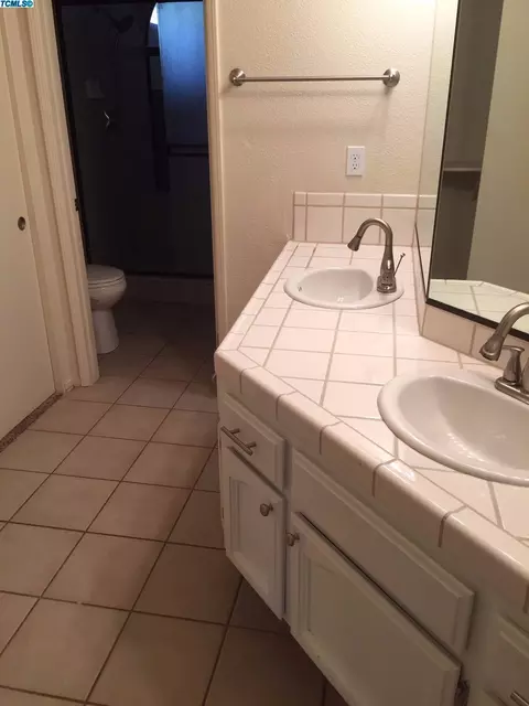 1405 E Vassar, Visalia, CA 93292 photo 14