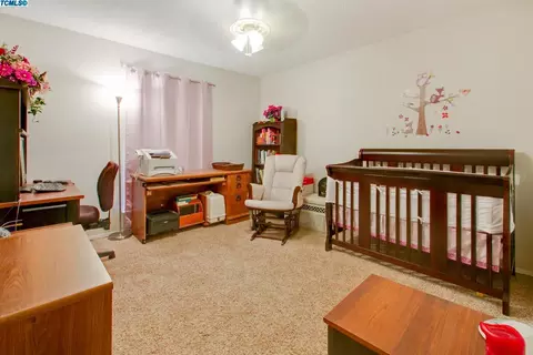235 W Tenaya Ave, Clovis, CA 93612 photo 9