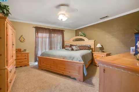 235 W Tenaya Ave, Clovis, CA 93612 photo 4
