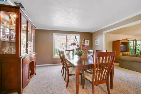 235 W Tenaya Ave, Clovis, CA 93612 photo 3