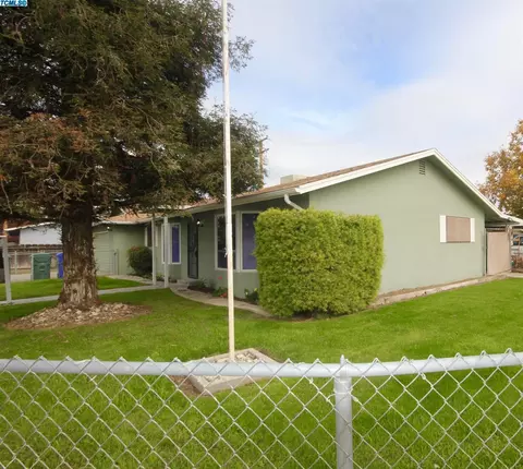 701 Emperor St, Exeter, CA 93221 photo 3