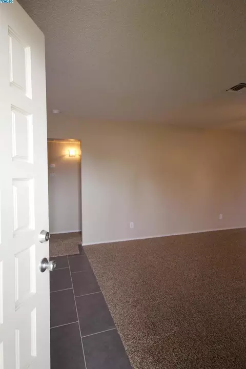 701 Emperor St, Exeter, CA 93221 photo 4