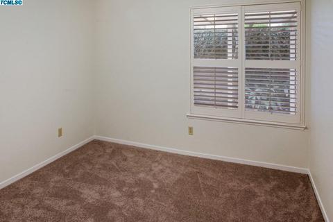 1436 E Castleview Ave, Visalia, CA 93292 photo 11