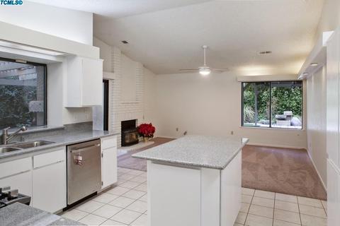 1436 E Castleview Ave, Visalia, CA 93292 photo 24