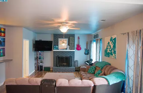733 Cedar Ln, Lemoore, CA 93245 photo 9