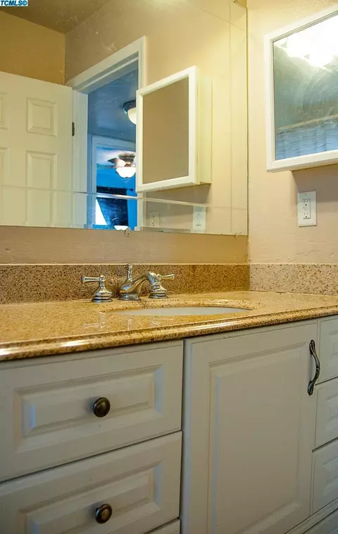 733 Cedar Ln, Lemoore, CA 93245 photo 30