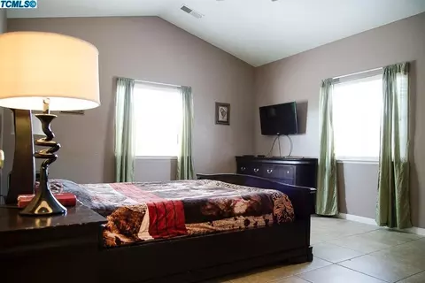 530 E Ferguson Ct, Visalia, CA 93292 photo 18