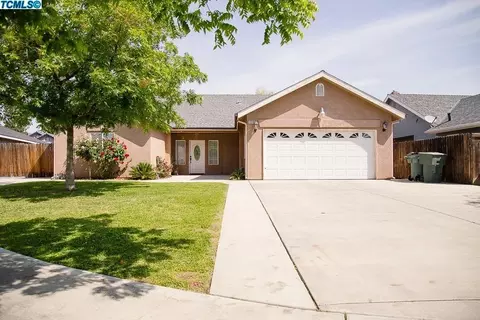 530 E Ferguson Ct, Visalia, CA 93292 photo 2