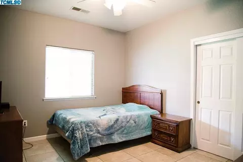 530 E Ferguson Ct, Visalia, CA 93292 photo 12