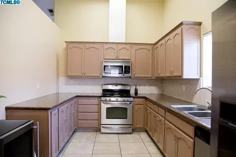 530 E Ferguson Ct, Visalia, CA 93292 photo 10