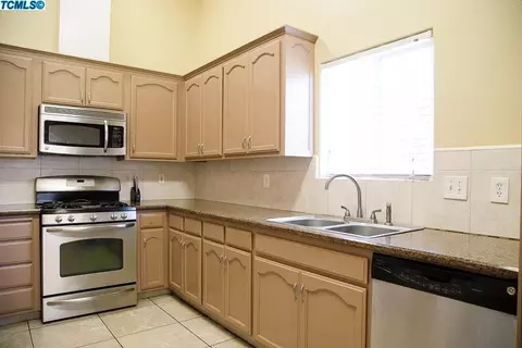 530 E Ferguson Ct, Visalia, CA 93292 photo 11