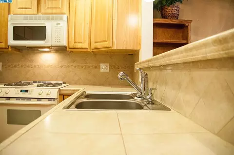 739 E Harold Ave, Visalia, CA 93292 photo 26