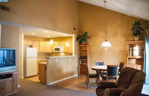739 E Harold Ave, Visalia, CA 93292 photo 22
