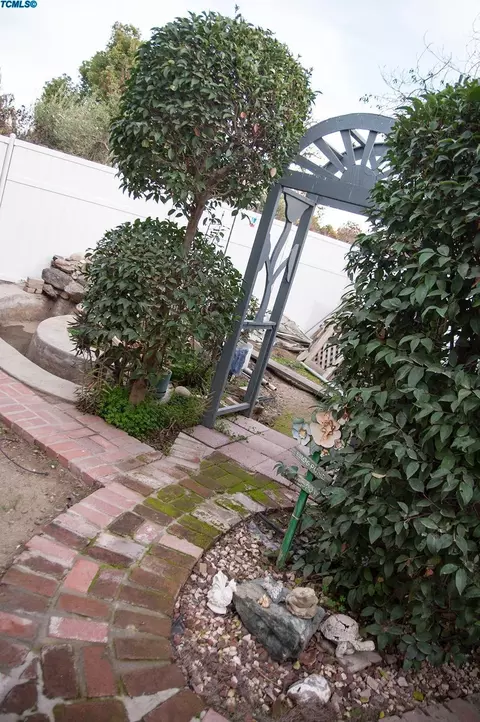 739 E Harold Ave, Visalia, CA 93292 photo 38
